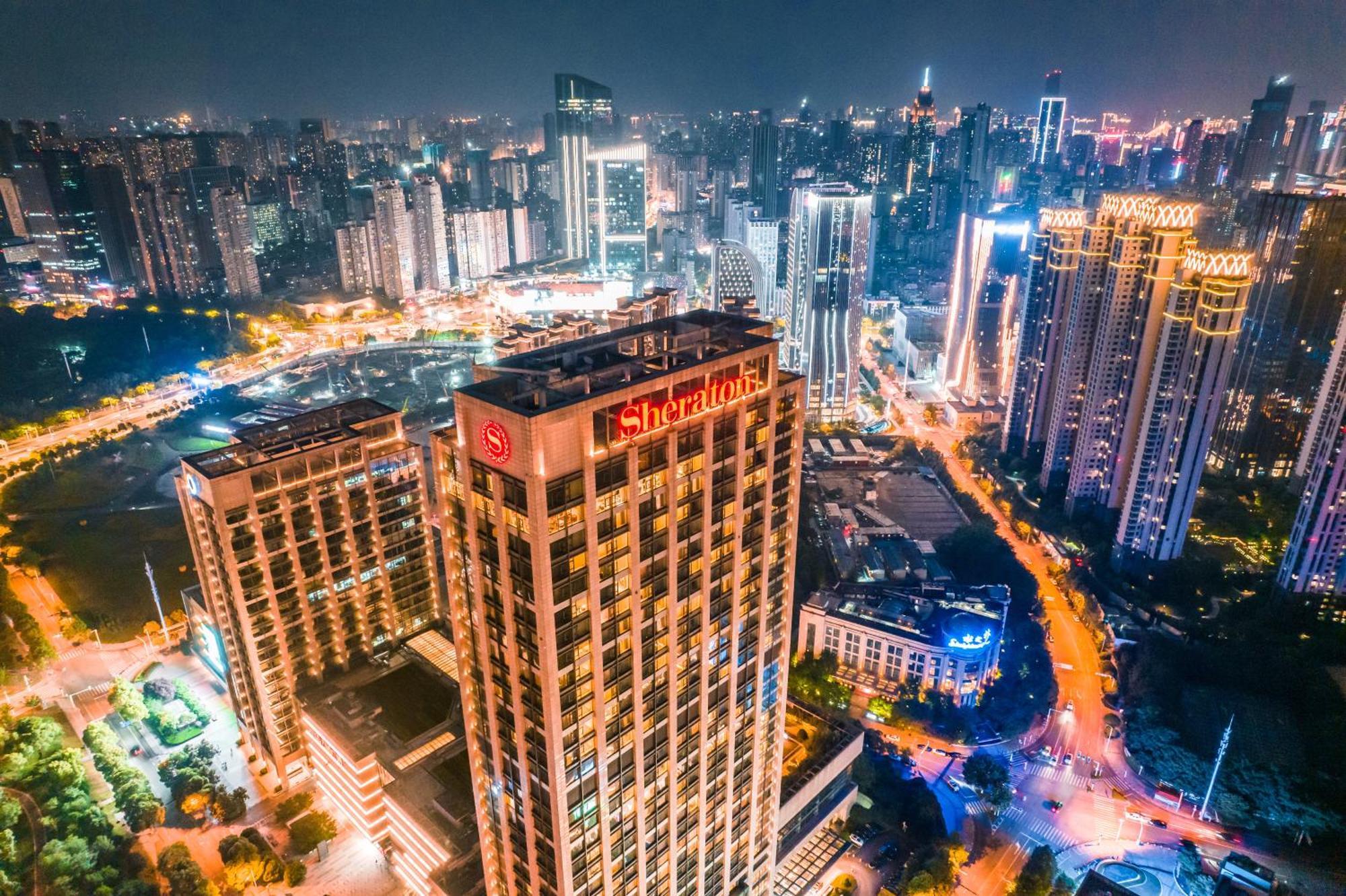 Sheraton Grand Wuhan Hankou Hotel Bagian luar foto