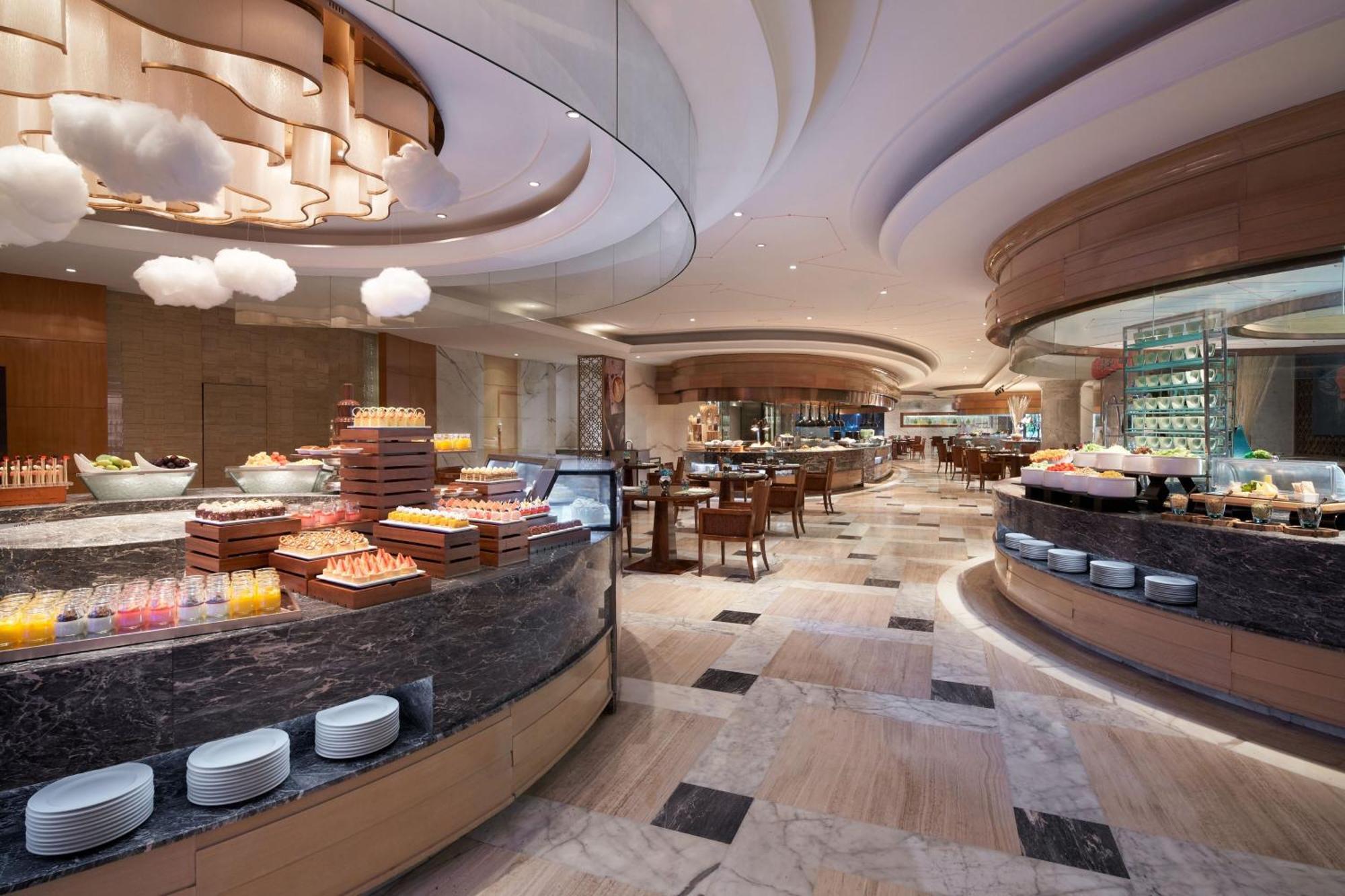 Sheraton Grand Wuhan Hankou Hotel Bagian luar foto