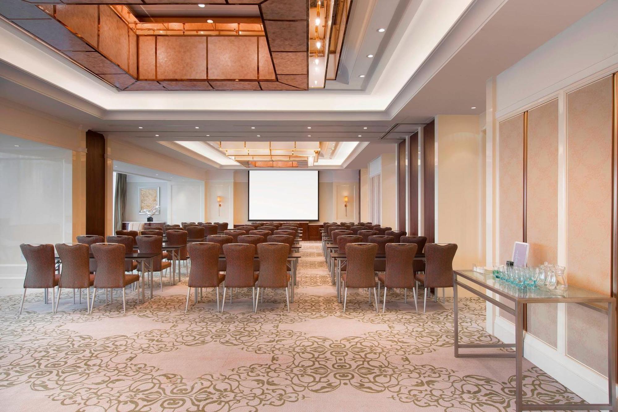 Sheraton Grand Wuhan Hankou Hotel Bagian luar foto