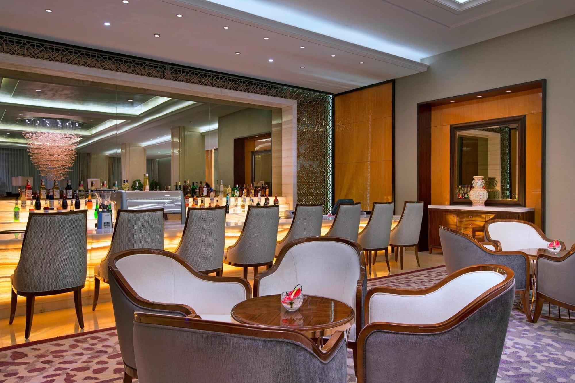 Sheraton Grand Wuhan Hankou Hotel Bagian luar foto