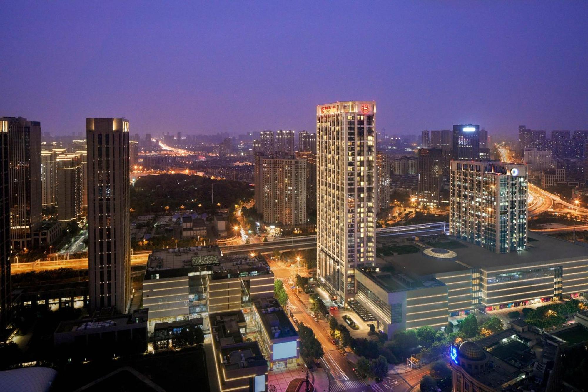 Sheraton Grand Wuhan Hankou Hotel Bagian luar foto