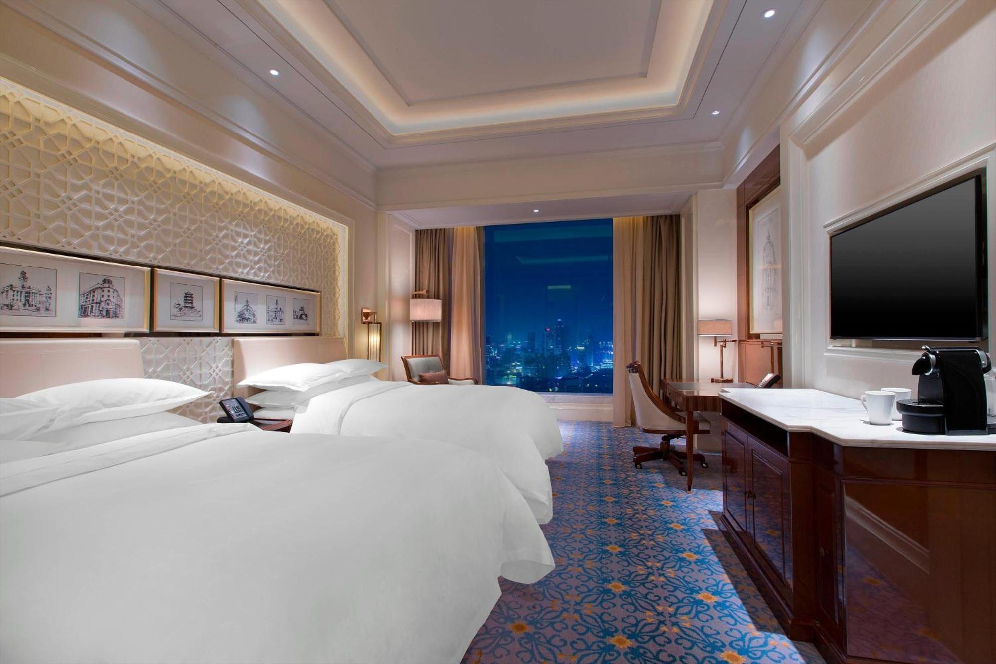 Sheraton Grand Wuhan Hankou Hotel Bagian luar foto